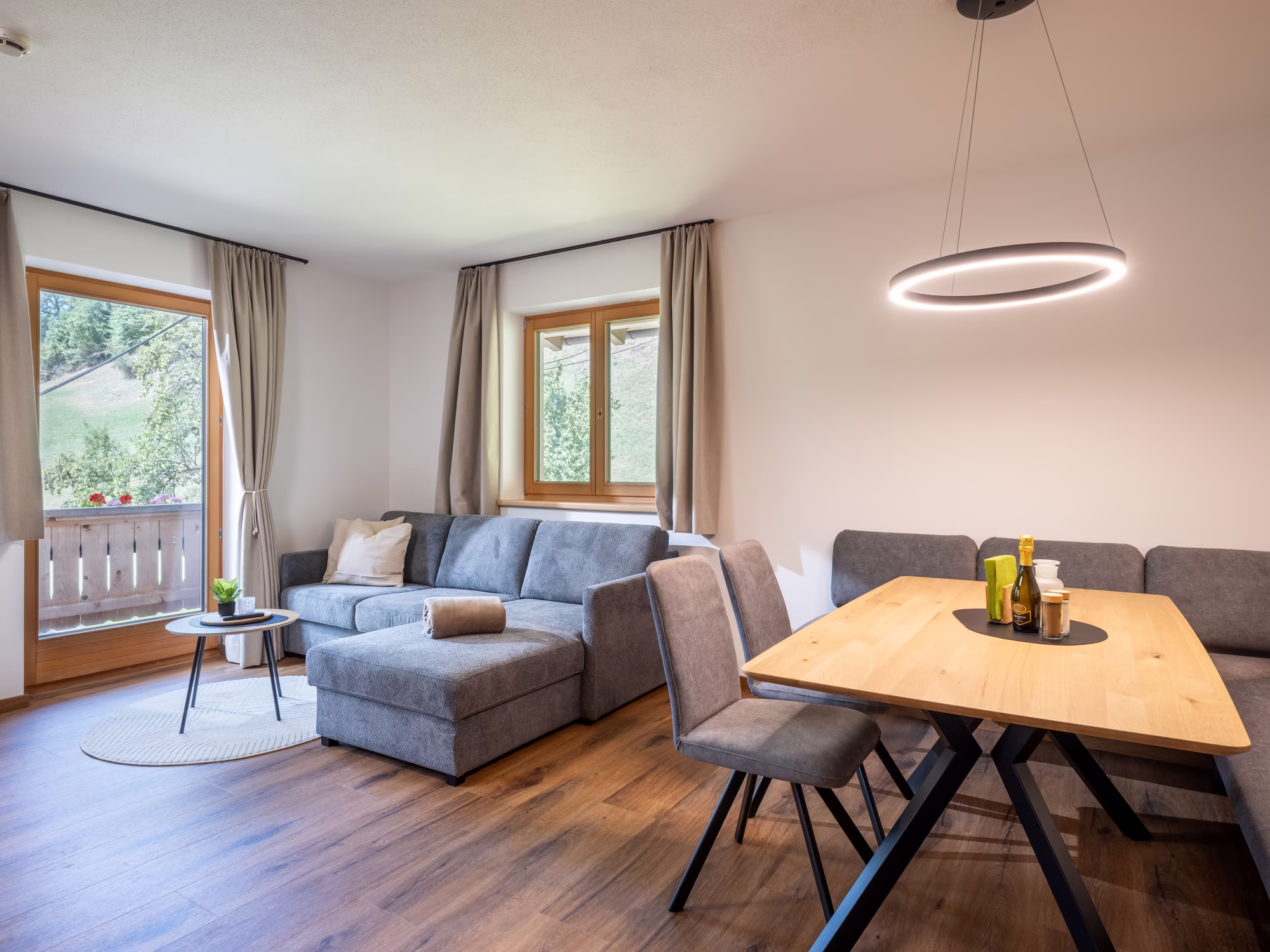 Wohnraum & Küche Wohnung 2 - Gästehaus Bonholz, Stummerberg im Zillertal © Hannes Dabernig